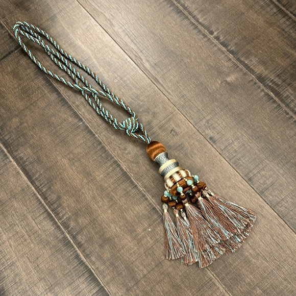 NWOT LUXURY DRAPE TIE BACK SINGLE PIECE - Picture 7 of 17